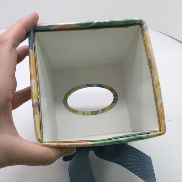 Vintage Discontinued Croscill Fiesta Tissue Box Cover - Picture 8 of 8